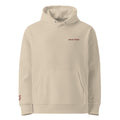 Minimalistisches Bio-Baumwolle Shirt mit feinem Nice Camper Club Backprint in edlem Maroon Weinrot für Vanlife und Camping Fans