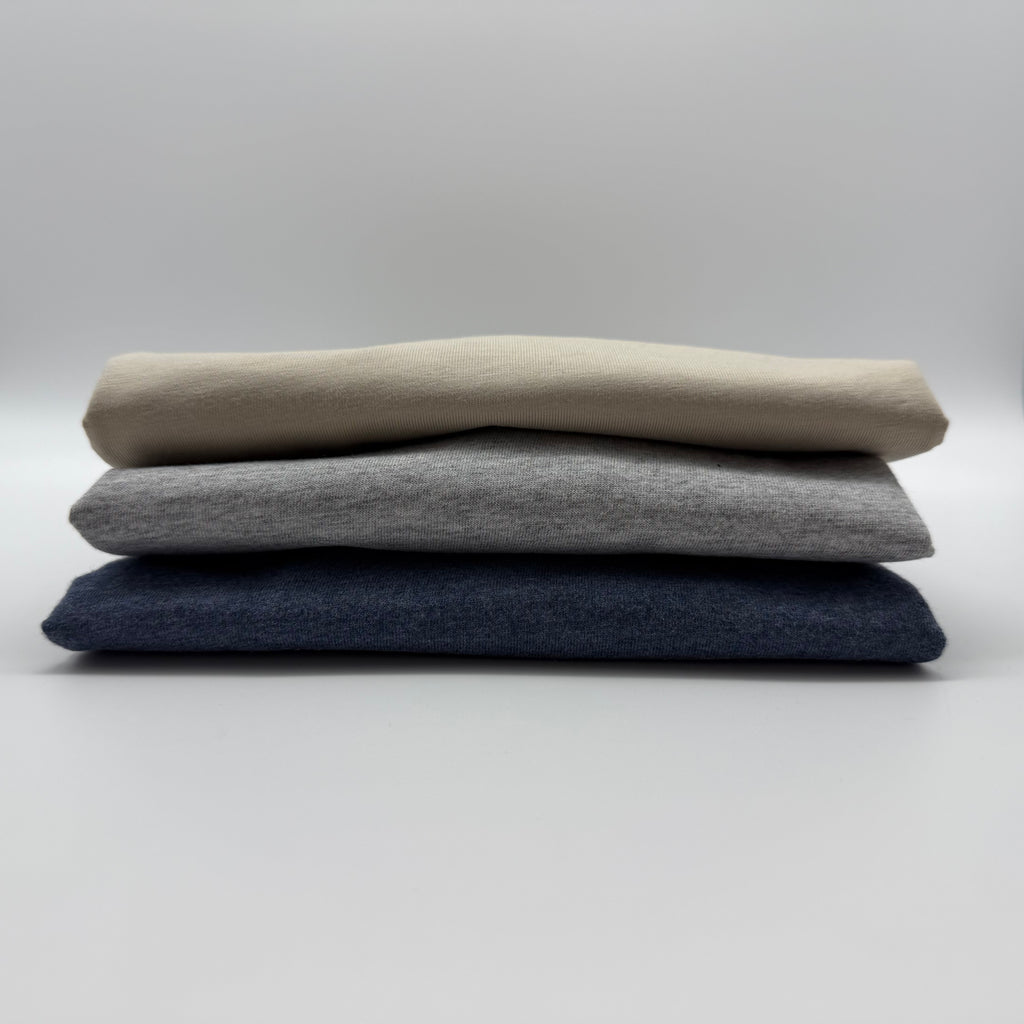 Nahaufnahme des Stoffes vom Nice Wave Unisex T-Shirt aus 100 % Bio-Baumwolle – weicher Single-Jersey mit feiner Struktur