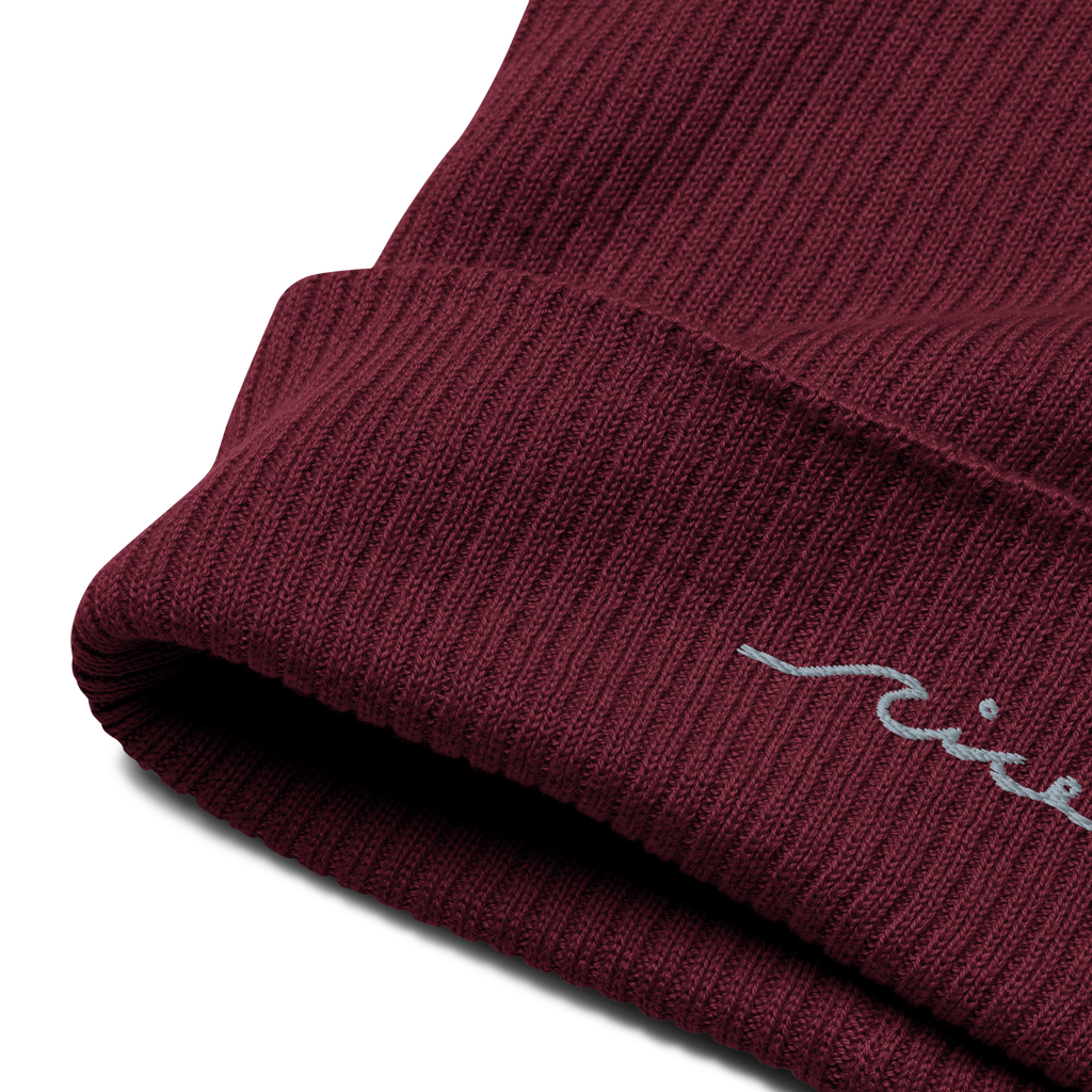 Gerippte Bio-Beanie von Nice Wave – minimalistischer Look in Naturtönen, inspiriert vom Surf-, Skate- & Vanlife-Lifestyle. Weich, warm und nachhaltig gefertigt