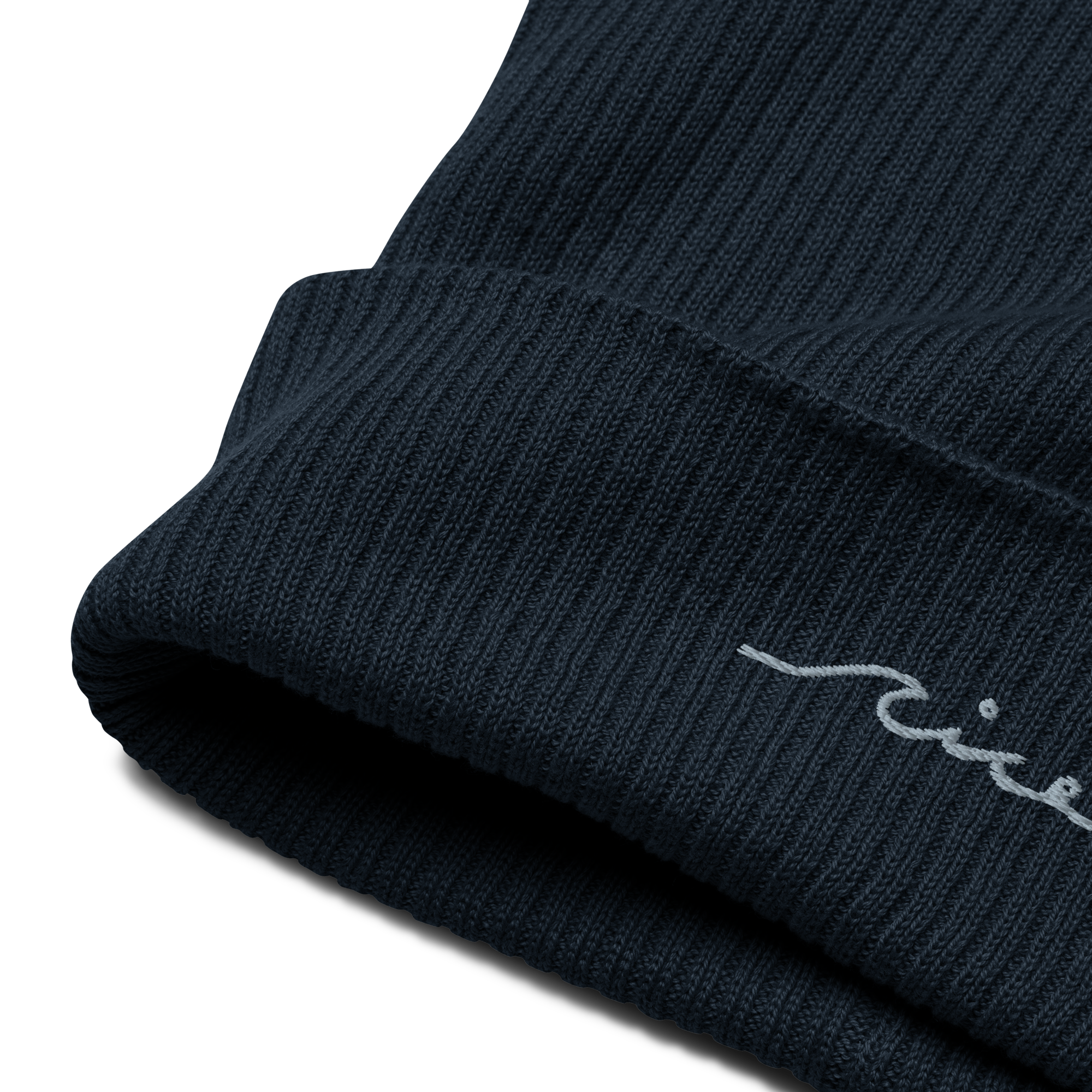 Gerippte Bio-Beanie von Nice Wave – minimalistischer Look in Naturtönen, inspiriert vom Surf-, Skate- & Vanlife-Lifestyle. Weich, warm und nachhaltig gefertigt