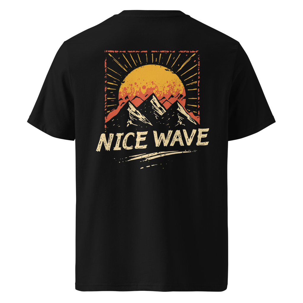 Woid & Wave Hoodie aus Bio-Baumwolle – inspiriert von bayerischem Bergwald, Freiheit und Natur. Nachhaltige Mode mit Seele.